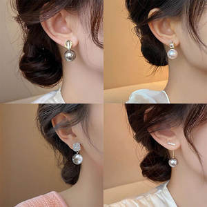 Boucles <span class=keywords><strong>d</strong></span>'oreilles en perles <span class=keywords><strong>d</strong></span>'aiguille <span class=keywords><strong>d</strong></span>'argent rétro françaises boucles <span class=keywords><strong>d</strong></span>'oreilles exquises de niche simples boucles <span class=keywords><strong>d</strong></span>'oreilles de tempérament de haute qualité à la mode - Product Image 2