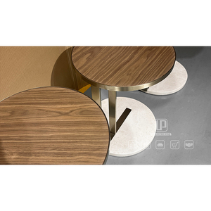 Table basse ronde de style moderne et luxueux, structure en métal doré, plateau en bois brun, base en marbre, table basse pour salon - Product Image 3