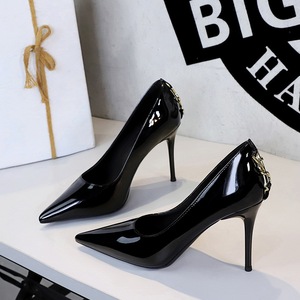 Nuovo Modello 2026: <span class=keywords><strong>Scarpe</strong></span> da Donna in Pelle Verniciata <span class=keywords><strong>con</strong></span> Punta Affusolata, <span class=keywords><strong>Tacco</strong></span> Ultra Alto, Scollatura Bassa, Eleganza Sexy per la Stagione Autunnale, Chiusura in Metallo - Product Image 2