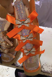 <span class=keywords><strong>Stivali</strong></span> da neve integrati in pelliccia di pecora a botte alta da <span class=keywords><strong>donna</strong></span> con fiocco di strass con diamanti Flash in <span class=keywords><strong>pelle</strong></span> imbottita e Slip-On di velluto per l'inverno - Product Image 4