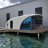 Extensions modulaires extensibles de villa de bateau de pêche pour hôtels Cabine flottante préfabriquée en acier miniature de luxe écologique