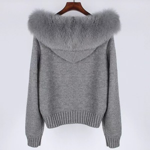 <span class=keywords><strong>Cardigan</strong></span> da donna 2024 primavera lavorato a maglia <span class=keywords><strong>con</strong></span> giacca <span class=keywords><strong>con</strong></span> cappuccio in <span class=keywords><strong>pelliccia</strong></span> di volpe - Product Image 3
