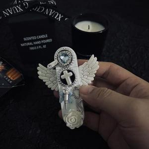 <span class=keywords><strong>2025</strong></span> mới đôi cánh thiên thần thánh thiện màu hồng ngọn lửa máy bay phản lực bật lửa ngọn đuốc cổ điển chống gió - Product Image 2