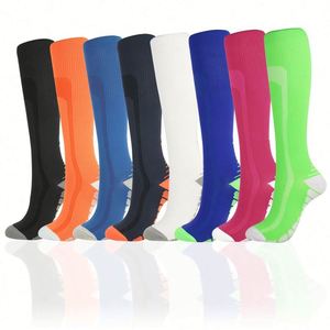 Calze a Compressione in Nylon per Sport all'Aperto, Calcio, Corsa, Riduzione Varici e Affaticamento Muscolare, 15-20 mmHg - Product Image 1
