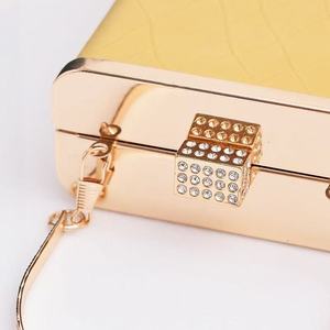 Bolso de noche vertical DAQI 2026 de nueva moda, bolso de banquete retro estilo cheongsam con cadena - Product Image 6