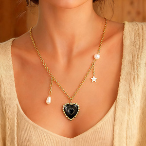 สร้อยคอสแตนเลส จี้รูปหัวใจ ชุบทอง 18k ประดับมุก สไตล์วินเทจ ของขวัญเครื่องประดับ - Product Image 1