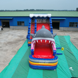 Grand château gonflable aquatique en forme de requin avec toboggan pour fêtes aquatiques - Product Image 2