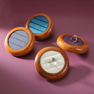 Expositor de Joyería de Madera Maciza con Microfibra, Bandeja para Exhibición de Anillos, Soporte para Exhibición de Joyería - Product Image 2