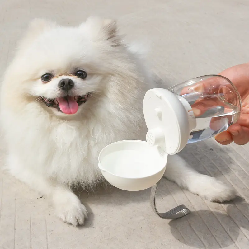 Outdoor 550ml Plastic Leak Proof Travel Pets Water Bottle Cup Puppy Water Dispenser Drinking Bottle Feeder for Dog Cat Outgoing