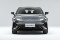 Tout Nouveau Changan UNI-V 2025 3ème Génération 1.5T Automatique R19 Édition Sport Premium Foncé Conduite à Gauche