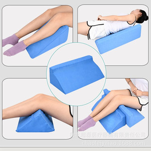 Almohada de apoyo para dormir de lado, almohada giratoria, almohada de esponja para posicionamiento corporal, almohada triangular antiescaras, en forma de R, 60*25*20 cm - Product Image 1