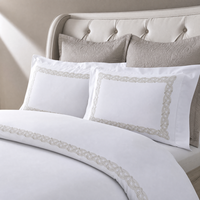 Ensemble de taies d'oreiller et de couette en tissu tressé brodé, blanc grisâtre, avec bordure entrelacée, linge de lit d'hôtel, chambre d'hôtes contemporaine