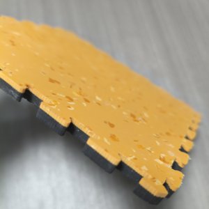Piastrelle Acustiche in PVC Senza Colla di Grado T, Best Seller, Resistenti all'Abrasione, per Garage e Industria - Product Image 2