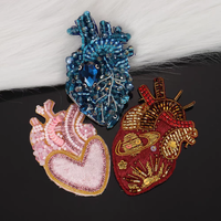 Appliques brodées en forme de cœur avec strass 3D et perles « Evil Eyes » à coudre pour décorations de Noël et robes de soirée