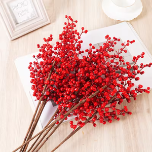 Quả mọng đỏ trang trí nhà với bọt nhân tạo và nhựa để trang trí ngày lễ và trưng bày theo mùa - Product Image 3