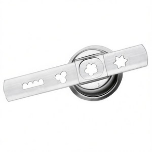 Accesorio para picadora de carne Westmark con cortadores de onda Star Clover para cortar y dar forma a la carne - Product Image 2