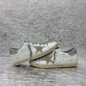 2025 Ingrosso <span class=keywords><strong>Scarpe</strong></span> Casual da Donna in Vera Pelle <span class=keywords><strong>di</strong></span> Alta Qualità Firmate alla Moda e <span class=keywords><strong>Scarpe</strong></span> Sportive da <span class=keywords><strong>Uomo</strong></span> <span class=keywords><strong>di</strong></span> Marca <span class=keywords><strong>di</strong></span> Lusso con Scatola - Product Image 5