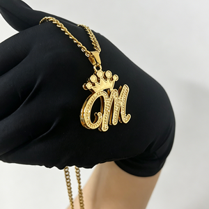Collana Personalizzata con Iniziali a Corona, Placcata in Oro 18K, Acciaio Inossidabile, Targhetta 3D, Regalo di Compleanno per Innamorati - Product Image 2