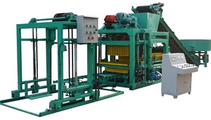 Machine de fabrication de briques automatique QT4-25 en Zambie Machine de fabrication de briques à emboîtement creux en <span class=keywords><strong>argile</strong></span> Pièces de rechange - Product Image 2