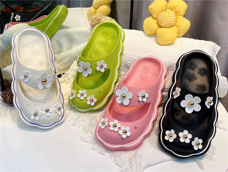 Custom Logo Girls Sandals Slippers Outdoor Summer Women Casual Garden Shoes