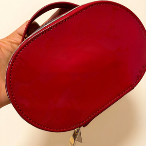 Pochette de maquillage ovale en <span class=keywords><strong>cuir</strong></span> rouge, portable, avec poignée, fermeture éclair dorée, <span class=keywords><strong>organiseur</strong></span> de beauté de <span class=keywords><strong>luxe</strong></span> pour femmes - Product Image 3