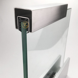 Raccordo in <span class=keywords><strong>acciaio</strong></span> inossidabile Top in vetro per ringhiera per balcone prezzo 304 binario quadrato - Product Image 4