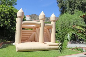 Château Gonflable Commercial à Louer, Château Cafecito (14x14 pieds) <span class=keywords><strong>pour</strong></span> Fêtes et Événements, Équipement de Jeu de Style Princesse <span class=keywords><strong>pour</strong></span> Jardin - Product Image 2
