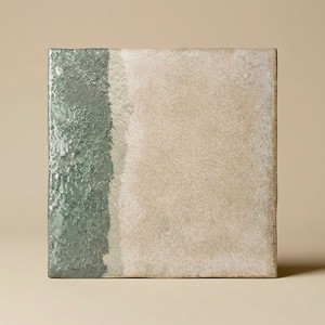 Azulejo Decorativo Verde Volterra 20 x 20 cm Mate con Detalles Brillantes Bordes Irregulares - Product Image 1