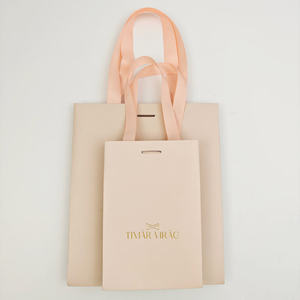 Bolsa de Papel Rosa de Lujo con Diseño Personalizado, Papel de Arte de 250 g/m² con Asa de Cuerda, Materiales Reciclados para Empaque de Regalos de Zapatos y Ropa - Product Image 3