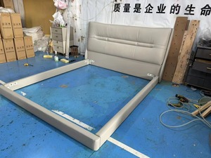 Base de Cama Moderna Tapizada en Cuero Sintético, Diseño de Base de Cama con Resorte, Estructura Metálica, Color Gris - Product Image 3