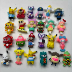 Porte-clés 3D personnalisables en PVC souple, figurines de dessins animés, styles variés, vente en gros, breloques promotionnelles tendance pour sacs, cadeau pour enfants et sacs à <span class=keywords><strong>dos</strong></span> - Product Image 3