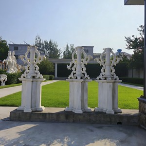 Lampadaire <span class=keywords><strong>en</strong></span> <span class=keywords><strong>marbre</strong></span> blanc sculpté à la main <span class=keywords><strong>avec</strong></span> motif feuille d'acanthe et globe ajouré, <span class=keywords><strong>colonne</strong></span> de jardin <span class=keywords><strong>en</strong></span> pierre de style europé<span class=keywords><strong>en</strong></span> - Product Image 3