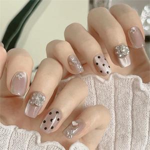 Ensemble de 24 faux ongles en forme de diamant champagne pré-fabriqués, courts, à motifs carrés, à presser - Product Image 2