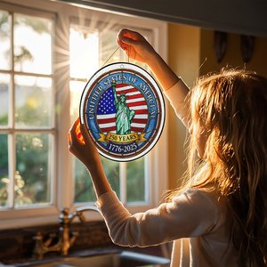 Colgante de Vitral con Diseño de la Estatua de la Libertad, Celebración del 250 Aniversario de Estados Unidos 1776-2025 - Product Image 4