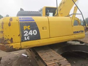 รถขุดตีนตะขาบ Komatsu PC240 มือสอง น้ำหนัก 22 ตัน กำลังการขับเคลื่อนทรงพลัง คุณภาพดั้งเดิม เครื่องยนต์ ปั๊ม เกียร์ ของแท้ มั่นใจได้ - Product Image 2