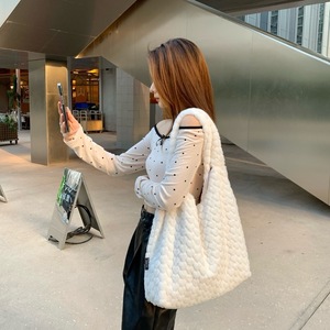 Kore INS tarzı özel Y2K kız kabarık omuzdan askili çanta sevimli aşk kalp desen tüylü yelek alışveriş çantası nakış dekorasyon ile - Product Image 3