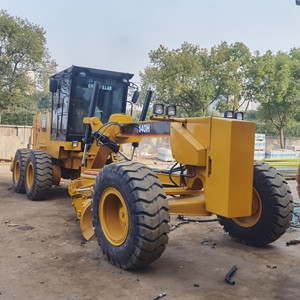 รถเกรดเดอร์ CAT 140H พร้อมใบมีดดันดินและริปเปอร์ เครื่องจักรปรับระดับพื้นที่ที่มีประสิทธิภาพเสถียรสำหรับขายต่างประเทศ - Product Image 1