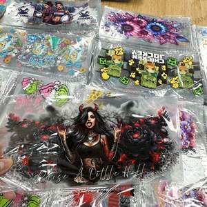 Autocollants de Transfert DTF UV Halloween 16Oz à <span class=keywords><strong>Bon</strong></span> <span class=keywords><strong>Prix</strong></span> pour Tasses <span class=keywords><strong>en</strong></span> Verre, Tasses à Café et Carnets - Product Image 1