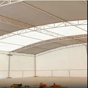 Tente de stade à structure tendue pour terrains de football, de basketball, de padel et autres terrains sportifs, et toitures sportives, pour aménagement paysager, usine - Product Image 3