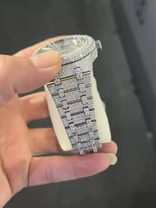 Montre à quartz personnalisée de luxe pour hommes VVS Moissanite Diamants Cadran étanche Bijoux fins faits à la main Design Mode en acier inoxydable - Product Image 4