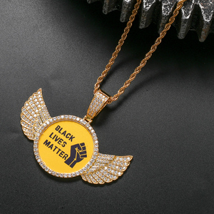 Medaglioni di memoria personalizzati con ciondolo con foto collana con ali d'angelo <span class=keywords><strong>nome</strong></span> inciso 14K con zircone cubico collana con foto gioielli Hip Hop - Product Image 5