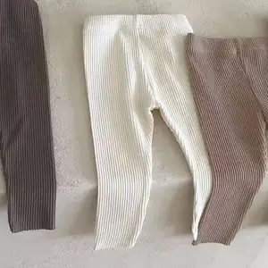 Koreanische solide Farbe enge Hosen Neugeborene elastische Baumwollleggings 2023 Jungen und Mädchen Frühjahr Sommer Freizeitkleidung atmungsaktiv