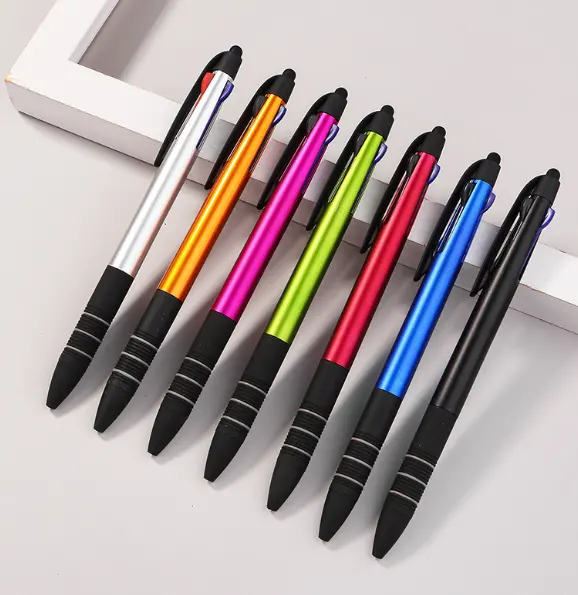 Goede Kwaliteit Reclame Balpen 3 Kleuren Inkt Pen Multi-Gekleurde Plastic Stylus Pen