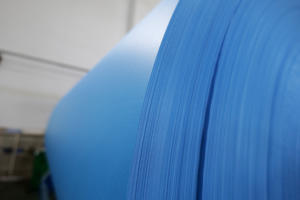 Le rouleau <span class=keywords><strong>de</strong></span> bâche en PVC peut être utilisé pour la ferme agricole masquant la bâche haute densité en polyester - Product Image 5