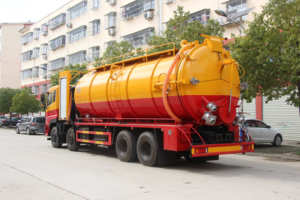 Camion d'aspiration fécale des eaux usées 8X4 Chariot à déjections Véhicule de drague d'é<span class=keywords><strong>gout</strong></span> à haute pression Camion de réservoir septique Camion d'aspiration sous vide des eaux usées - Product Image 6