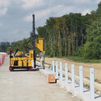 Plataforma de Perforación sobre Orugas con Motor Yanmar, Sistema de Nivelación Solar Fotovoltaica Inteligente de Alta Precisión GNSS (RTK - Precisión a Nivel Milimétrico)