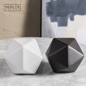 Merlin Living Ornements géométriques en céramique de luxe pour la décoration de la maison et de l'hôtel Style nordique - Product Image 2