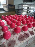 Homesun Boule de Mousse de Taille Mixte 2cm 2.5cm 3cm 4cm 20pcs Noir Or Ruban Rose Boules Gâteau Topper Faux Boules pour Gâteau d'Anniversaire