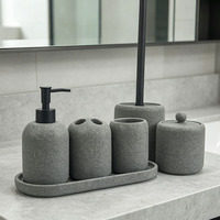 Ensemble de salle de bain moderne en résine BX : Distributeur de savon, porte-brosse à dents, gobelet, porte-savon, brosse WC, pot à cotons-tiges, plateau pour la maison et l'hôtel