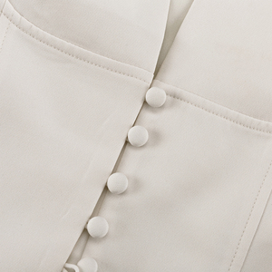 Completo Estivo-Autunnale Beige con Giacca a Maniche Lunghe, Scollo a V Profondo, Spalline Imbottite e Pantaloncini con Bottoni per <span class=keywords><strong>Donna</strong></span> - Product Image 6